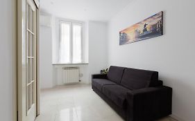 Famagosta M2 Subway Apartment